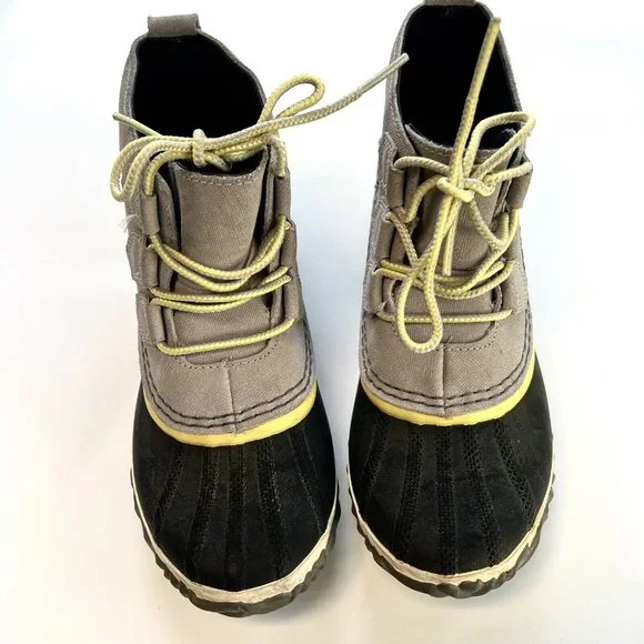 Sorel Size 7 Out n About Rain Boots Zest/Dove Patent Leather Vulcanized Rubber - Picture 2 of 9